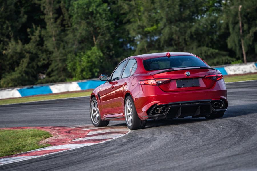  Alfa Romeo Giulia Quadrifoglio (952) 2017 года  (CN) (фото 9 из 12)